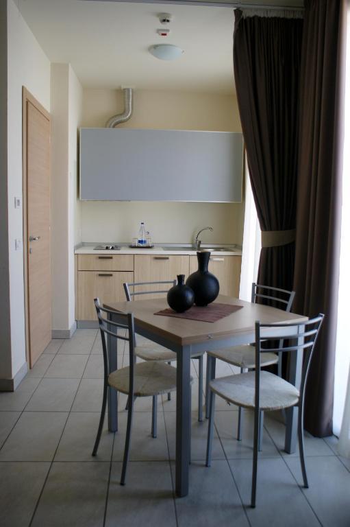 Residence Belmare Rimini Zimmer foto